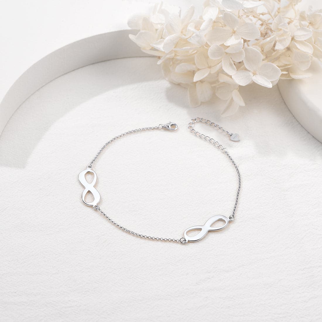 Dainty customized 925 sterling silver 18k gold plated personalized engravable infinity symbol name charm abklet bracelet for women girls, symbolizes eternity and everlasting love & friendship. 