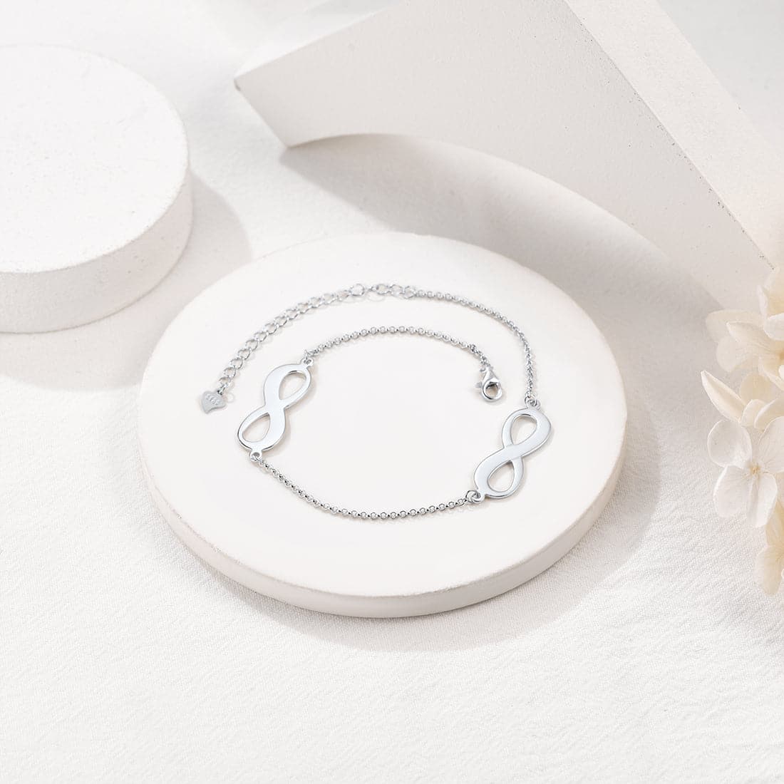 Dainty customized 925 sterling silver 18k gold plated personalized engravable infinity symbol name charm abklet bracelet for women girls, symbolizes eternity and everlasting love & friendship. 